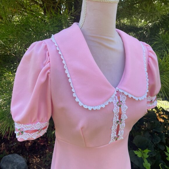 Vintage 1970s Pink Puff Sleeve Maxi Dress w/ Lace Trim – Cottagecore/Victorian - Picture 3 of 6